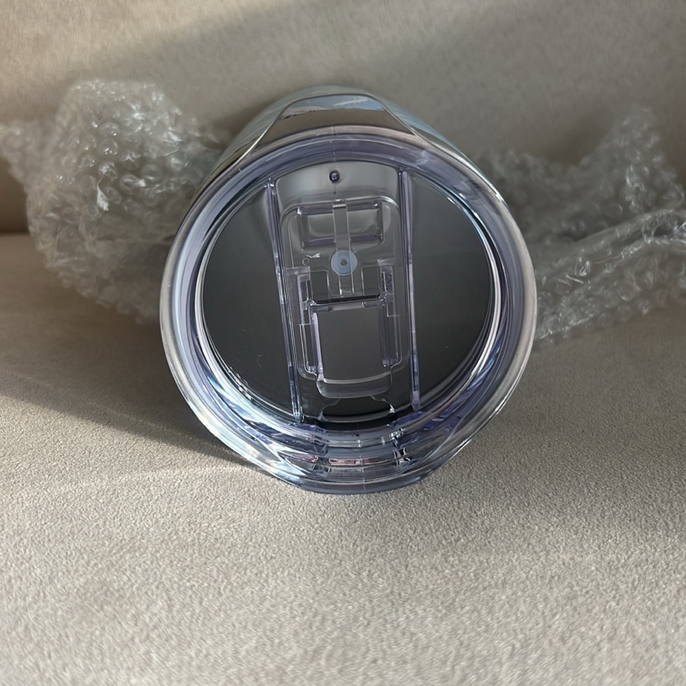NEW Lug Guzzle Tumbler in Seashell Light Blue 🐚 - Picture 4 of 9